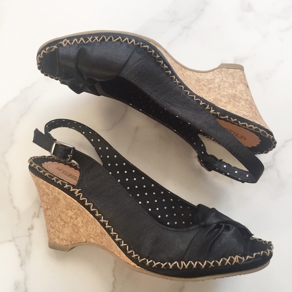 Seychelles Singapore black peep toe wedge sandals - Picture 2 of 6